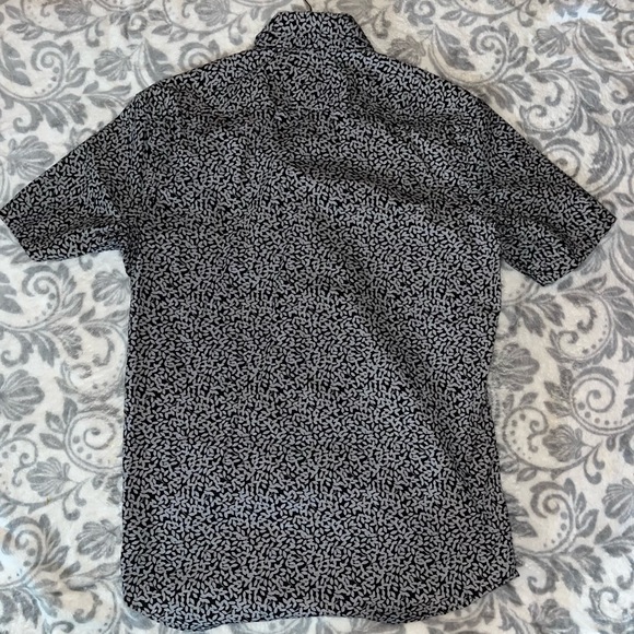 Michael Kors Men’s Short Sleeve Button Down Shirt Size Small. - Picture 4 of 4